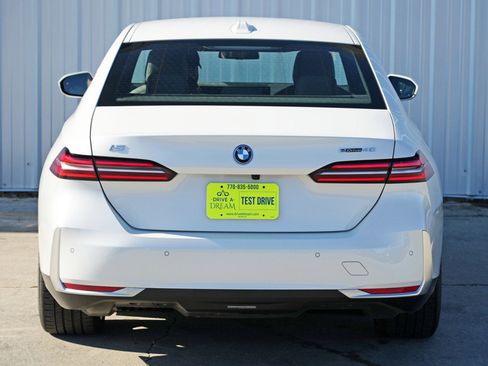 Used 2024 BMW i5 eDrive40 w/ M Sport Package image 58