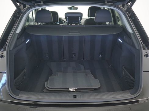 Used 2023 Audi Q5 2.0T Premium w/ Convenience Package image 12