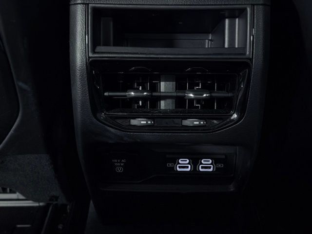 Used 2025 Jeep Grand Cherokee Altitude AWD/4WD image 20