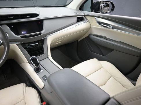Used 2019 Cadillac XT5 Luxury AWD/4WD image 12