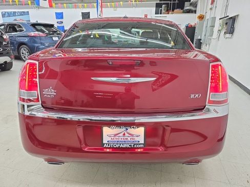 Used 2013 Chrysler 300 AWD w/ Driver Convenience Group image 5