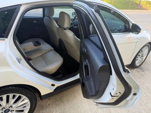 Used 2018 Ford Focus Titanium FWD image 11
