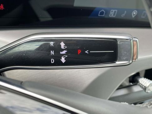 New 2026 Cadillac Vistiq Sport image 29