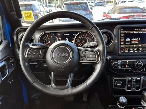 Used 2022 Jeep Wrangler Unlimited Sport image 14