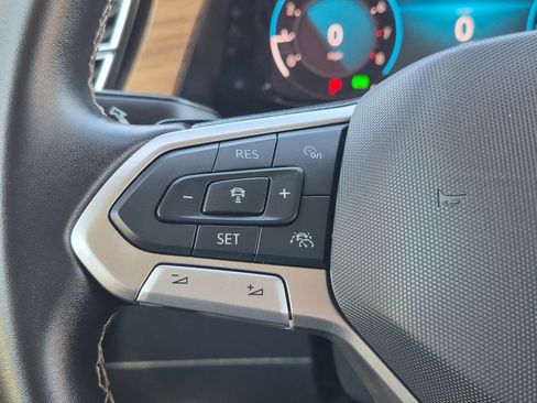 Used 2025 Volkswagen Atlas SE FWD image 21
