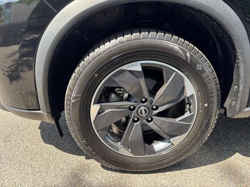 Used 2025 Nissan Rogue SV AWD/4WD image 33