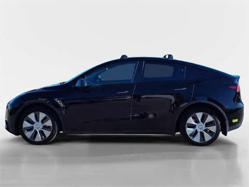 Used 2023 Tesla Model Y Long Range image 8