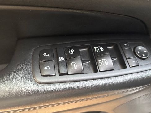 Used 2015 Jeep Grand Cherokee Laredo AWD/4WD image 14