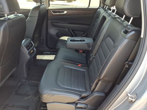 Certified 2024 Volkswagen Atlas SEL AWD/4WD image 24