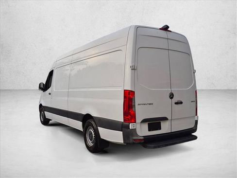 Used 2022 Mercedes-Benz Sprinter 2500 image 8