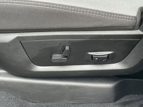 Used 2024 RAM 2500 Big Horn w/ Bed Utility Group image 12