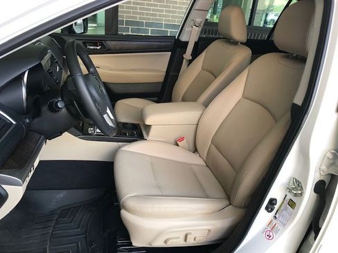 Used 2017 Subaru Outback 2.5i Limited image 6