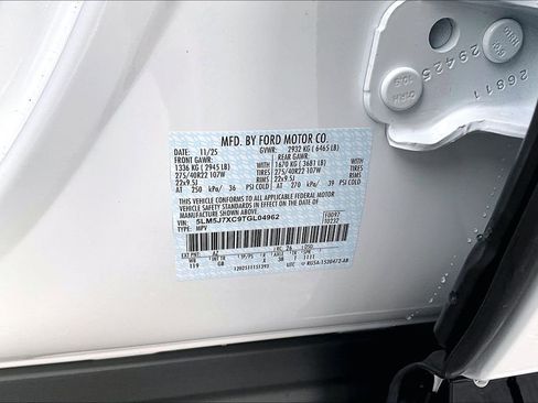 New 2026 Lincoln Aviator Reserve image 13