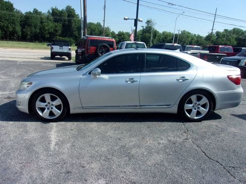 Used 2010 Lexus LS 460 Luxury image 2