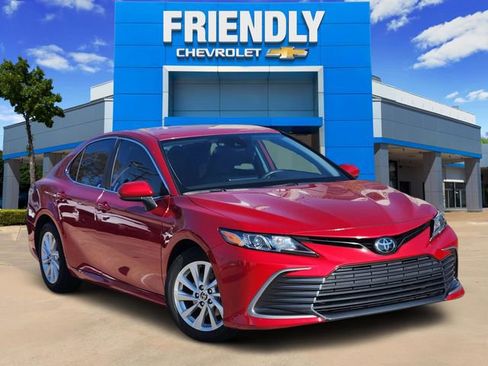 Used 2023 Toyota Camry LE image 1