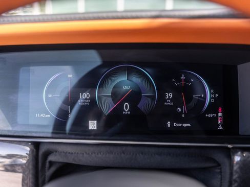 Certified 2025 Rolls-Royce Cullinan Black Badge w/ Leather Finishing Pack AWD/4WD image 23