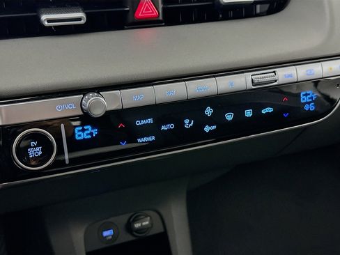 Used 2024 Hyundai Ioniq 5 SE image 24