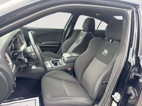 Used 2019 Dodge Charger Scat Pack w/ Dynamics Package RWD image 13