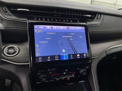 Used 2023 Jeep Grand Cherokee Limited image 26