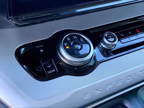 New 2025 Ford Expedition Active RWD image 15