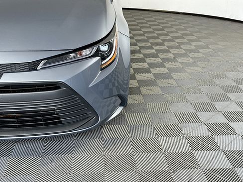 Used 2025 Toyota Corolla LE image 9