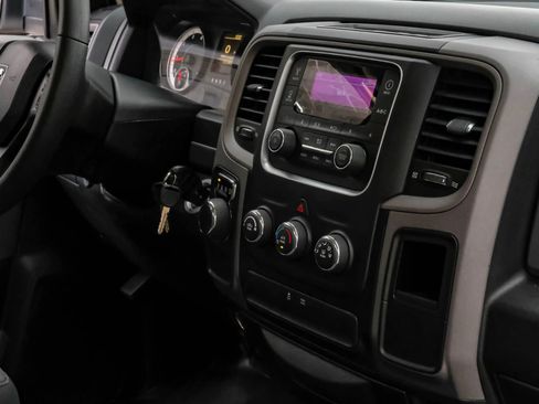 Used 2017 RAM 1500 Express RWD image 19