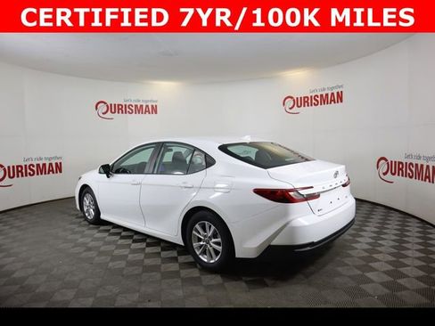 Used 2025 Toyota Camry LE image 10