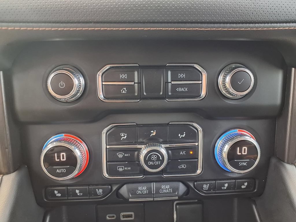 Used 2023 GMC Yukon AT4 w/ AT4 Premium Package AWD/4WD image 21