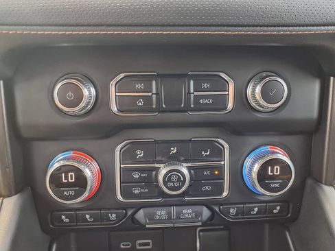 Used 2023 GMC Yukon AT4 w/ AT4 Premium Package AWD/4WD image 21