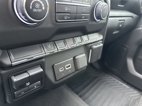 Used 2024 Chevrolet Silverado 2500 Custom w/ Custom Convenience Package image 19