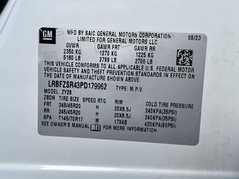 Used 2023 Buick Envision Avenir image 36