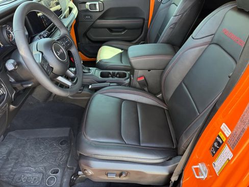 Used 2025 Jeep Wrangler Unlimited Rubicon AWD/4WD image 10