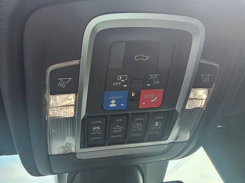Used 2020 RAM 1500 Limited w/ Black Appearance Package AWD/4WD image 21