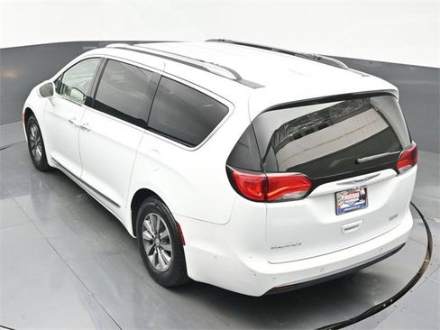 Used 2019 Chrysler Pacifica Touring-L Plus w/ Advanced Safetytec Group image 32