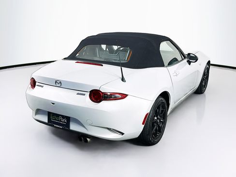 Used 2019 MAZDA MX-5 Miata Sport w/ I-ACTIVSENSE Sport Package RWD image 9