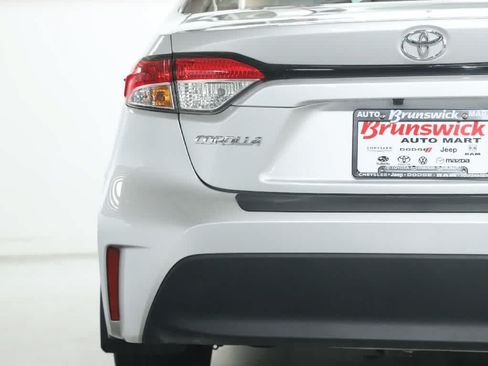 Certified 2024 Toyota Corolla LE FWD image 41