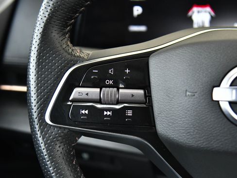 Used 2023 Nissan Ariya AWD image 37