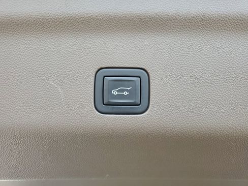 Certified 2023 GMC Yukon XL Denali image 36