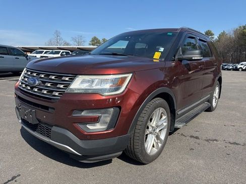 Used 2016 Ford Explorer XLT w/ Equipment Group 202A image 1