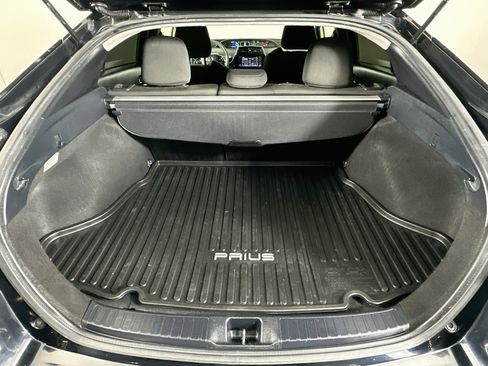 Used 2020 Toyota Prius LE FWD image 27