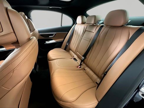 New 2026 Mercedes-Benz E 350 4MATIC Sedan image 17
