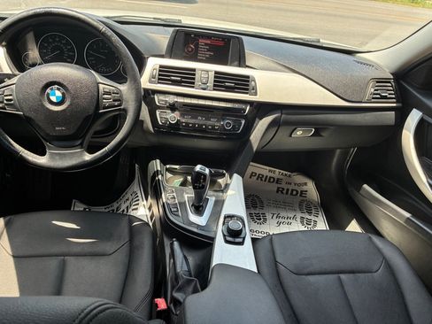 Used 2017 BMW 320i Sedan RWD image 28