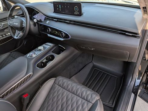 Used 2025 Genesis GV70 3.5T Sport w/ Sport Prestige Package image 32