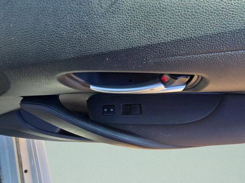 Used 2020 Toyota Corolla LE image 37