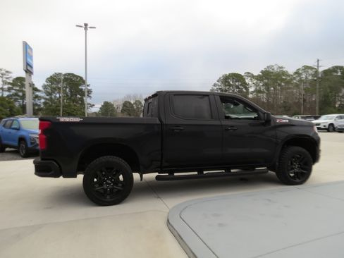 Used 2025 Chevrolet Silverado 1500 LT Trail Boss w/ Convenience Package II image 6