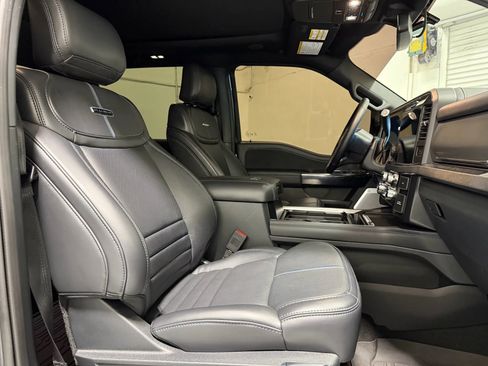 Used 2025 Ford F250 Platinum image 33