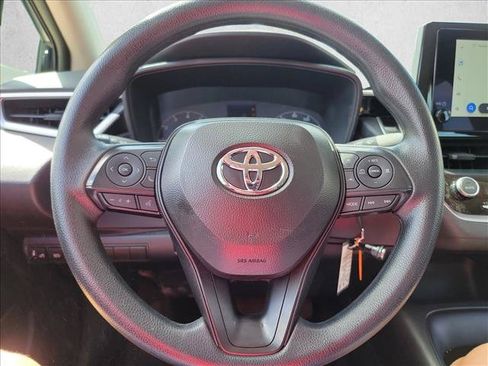 Used 2025 Toyota Corolla LE FWD image 18