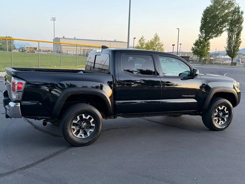 Used 2021 Toyota Tacoma TRD Off-Road w/ Technology Package AWD/4WD image 6
