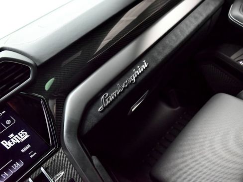 Used 2024 Lamborghini Urus Performante AWD/4WD image 26