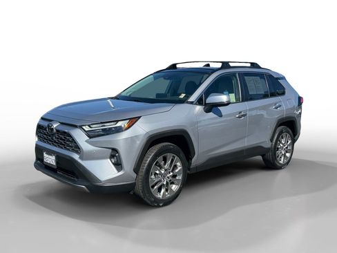 Used 2022 Toyota RAV4 Limited image 1